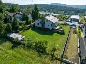 Prodej domu 408 m², Pozlovice