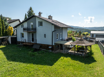 Prodej domu 408 m², Pozlovice