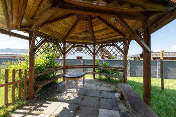 Prodej domu 408 m², Pozlovice