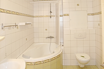 koupelna s wc - Pronájem bytu 3+kk v osobním vlastnictví 86 m², České Budějovice