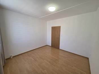 Pokoj - Pronájem bytu 3+1 v osobním vlastnictví 74 m², České Budějovice