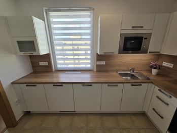 Kuchyně - Pronájem bytu 3+1 v osobním vlastnictví 74 m², České Budějovice