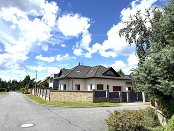 Pronájem domu 220 m², Praha 10 - Křeslice