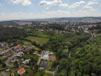 Prodej pozemku 757 m², Zlín
