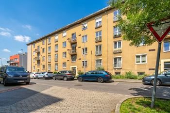 Prodej bytu 2+1 v osobním vlastnictví 57 m², Praha 10 - Strašnice