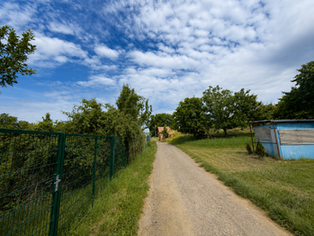 Prodej pozemku 2435 m², Kostelec