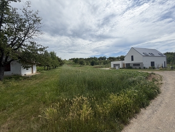 Prodej pozemku 2435 m², Kostelec