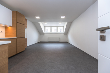 Pronájem bytu 2+kk v osobním vlastnictví 75 m², Praha 5 - Smíchov