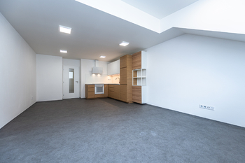 Pronájem bytu 2+kk v osobním vlastnictví 75 m², Praha 5 - Smíchov
