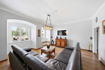 Prodej domu 304 m², Vroutek