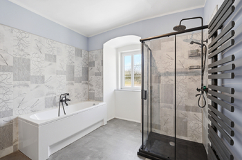 Prodej domu 304 m², Vroutek