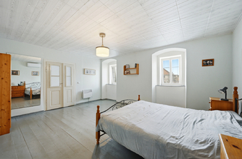Prodej domu 304 m², Vroutek