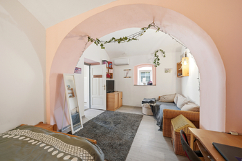 Prodej domu 304 m², Vroutek
