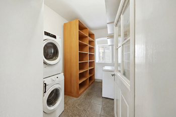 Prodej domu 304 m², Vroutek