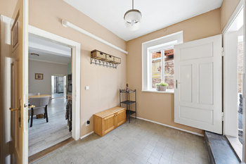 Prodej domu 304 m², Vroutek