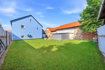 Prodej domu 304 m², Vroutek