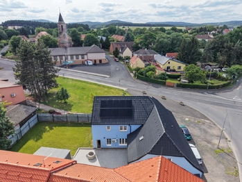 Prodej domu 304 m², Vroutek