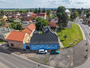 Prodej domu 304 m², Vroutek