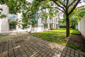 Zelený vnitroblok - Prodej bytu 3+kk v osobním vlastnictví 83 m², Praha 10 - Vinohrady