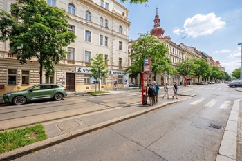 Tramvaje po ruce - Prodej bytu 3+kk v osobním vlastnictví 83 m², Praha 10 - Vinohrady