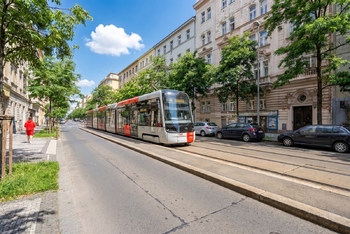 Tramvaje po ruce - Prodej bytu 3+kk v osobním vlastnictví 83 m², Praha 10 - Vinohrady