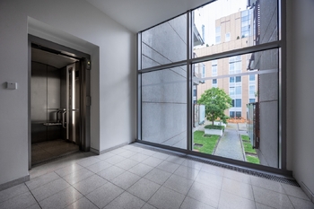 Výtah - Prodej bytu 3+kk v osobním vlastnictví 83 m², Praha 10 - Vinohrady