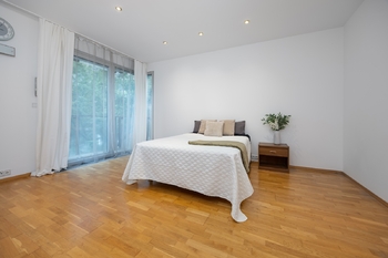 Ložnice v "patře" bytu - Prodej bytu 3+kk v osobním vlastnictví 83 m², Praha 10 - Vinohrady