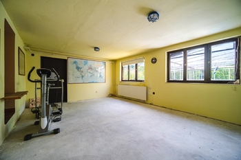 Suterén - Prodej domu 412 m², Doksy
