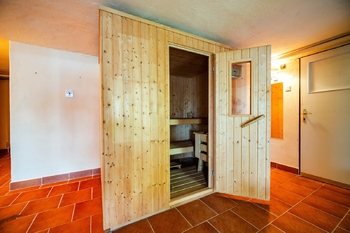 Sauna v suterénu - Prodej domu 412 m², Doksy
