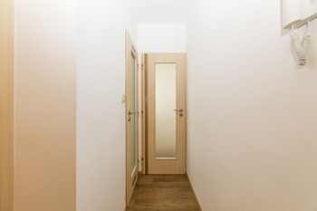Chodba - Pronájem bytu 1+1 v osobním vlastnictví 36 m², Roudnice nad Labem