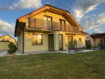 Prodej domu 150 m², Zdiby