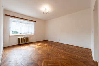 pokoj 2 - velký 19,2 m2 - Pronájem bytu 2+1 v osobním vlastnictví 72 m², Vsetín