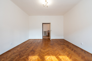 pokoj 2 - velký 19,2 m2 - Pronájem bytu 2+1 v osobním vlastnictví 72 m², Vsetín