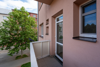balkon bytu - Pronájem bytu 2+1 v osobním vlastnictví 72 m², Vsetín