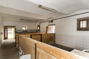 stáje - Prodej zemědělského objektu 550 m², Strmilov