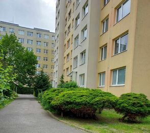 Pronájem bytu 1+kk v osobním vlastnictví 35 m², Praha 6 - Řepy