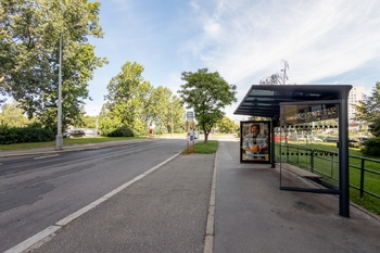 Zastávka autobusu - Prodej bytu 3+kk v osobním vlastnictví 62 m², Praha 4 - Chodov