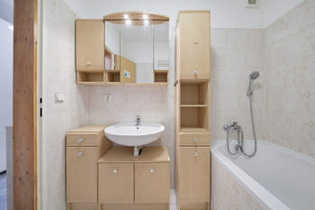 Prodej bytu 2+1 v osobním vlastnictví 69 m², Nová Role