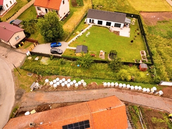 Letecký pohled z boku - Prodej pozemku 346 m², Suchodol