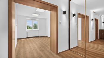 vstup z chodby do kuchyně - Pronájem bytu 4+1 v osobním vlastnictví 144 m², Most