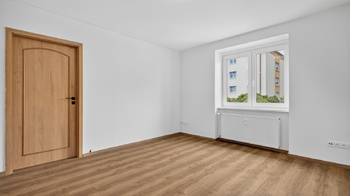průchozí pokoj - Pronájem bytu 4+1 v osobním vlastnictví 144 m², Most