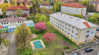 oplocená zahrada k domu - Pronájem bytu 4+1 v osobním vlastnictví 144 m², Most
