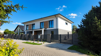 Pronájem domu 194 m², Babice