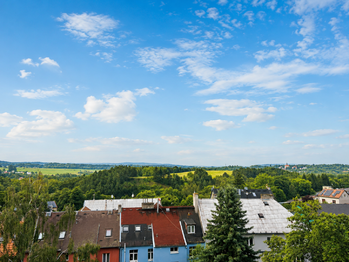 Výhled z okna bytu - Prodej bytu 2+1 v osobním vlastnictví 69 m², Karlovy Vary