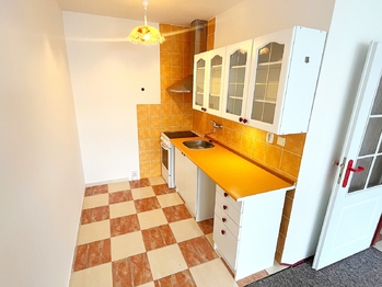 Kuchyně - Pronájem bytu 2+kk v osobním vlastnictví 47 m², Praha 8 - Kobylisy