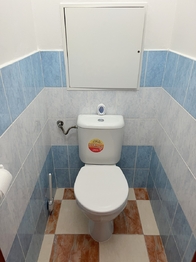 WC - Pronájem bytu 2+kk v osobním vlastnictví 47 m², Praha 8 - Kobylisy