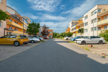 Prodej bytu 3+kk v osobním vlastnictví 79 m², Praha 9 - Kyje