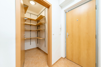 Prodej bytu 3+kk v osobním vlastnictví 79 m², Praha 9 - Kyje