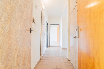 Chodba - Prodej bytu 3+1 v osobním vlastnictví 70 m², Kladno