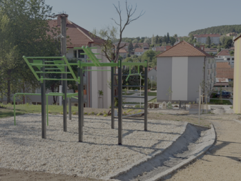 hřiště - Prodej bytu 1+1 v osobním vlastnictví 30 m², Bojkovice